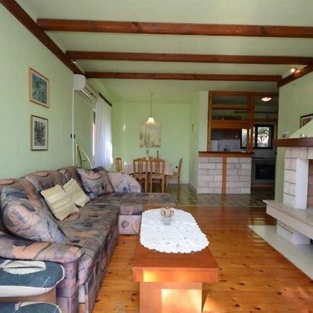 Apartments Marjan Брна Екстериор снимка