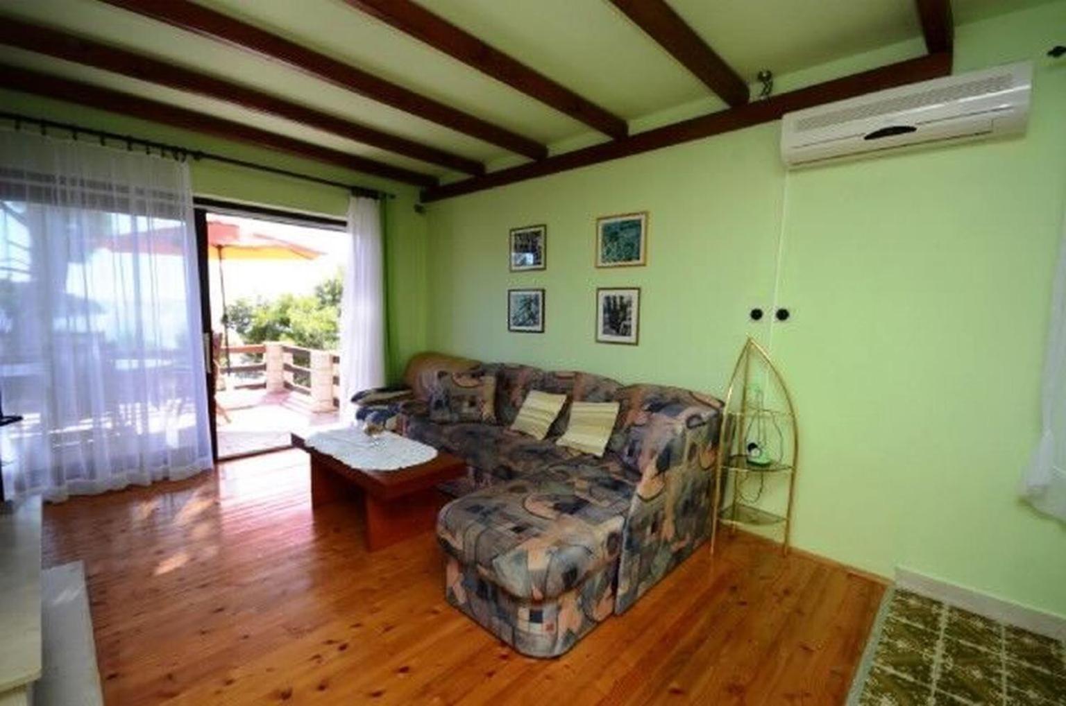 Apartments Marjan Брна Екстериор снимка