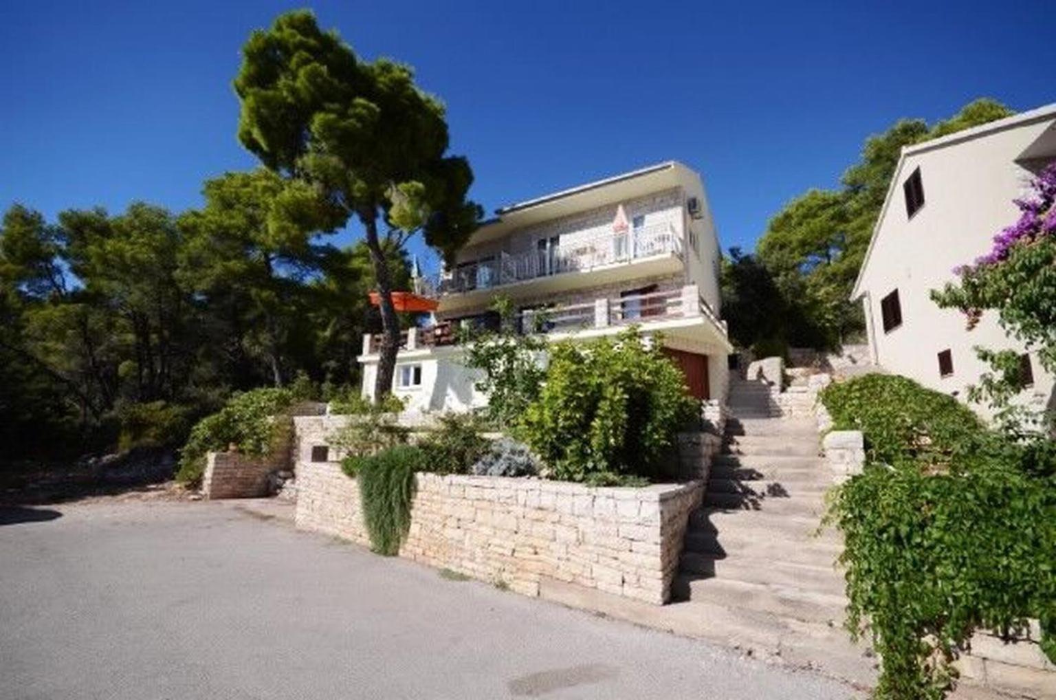 Apartments Marjan Брна Екстериор снимка