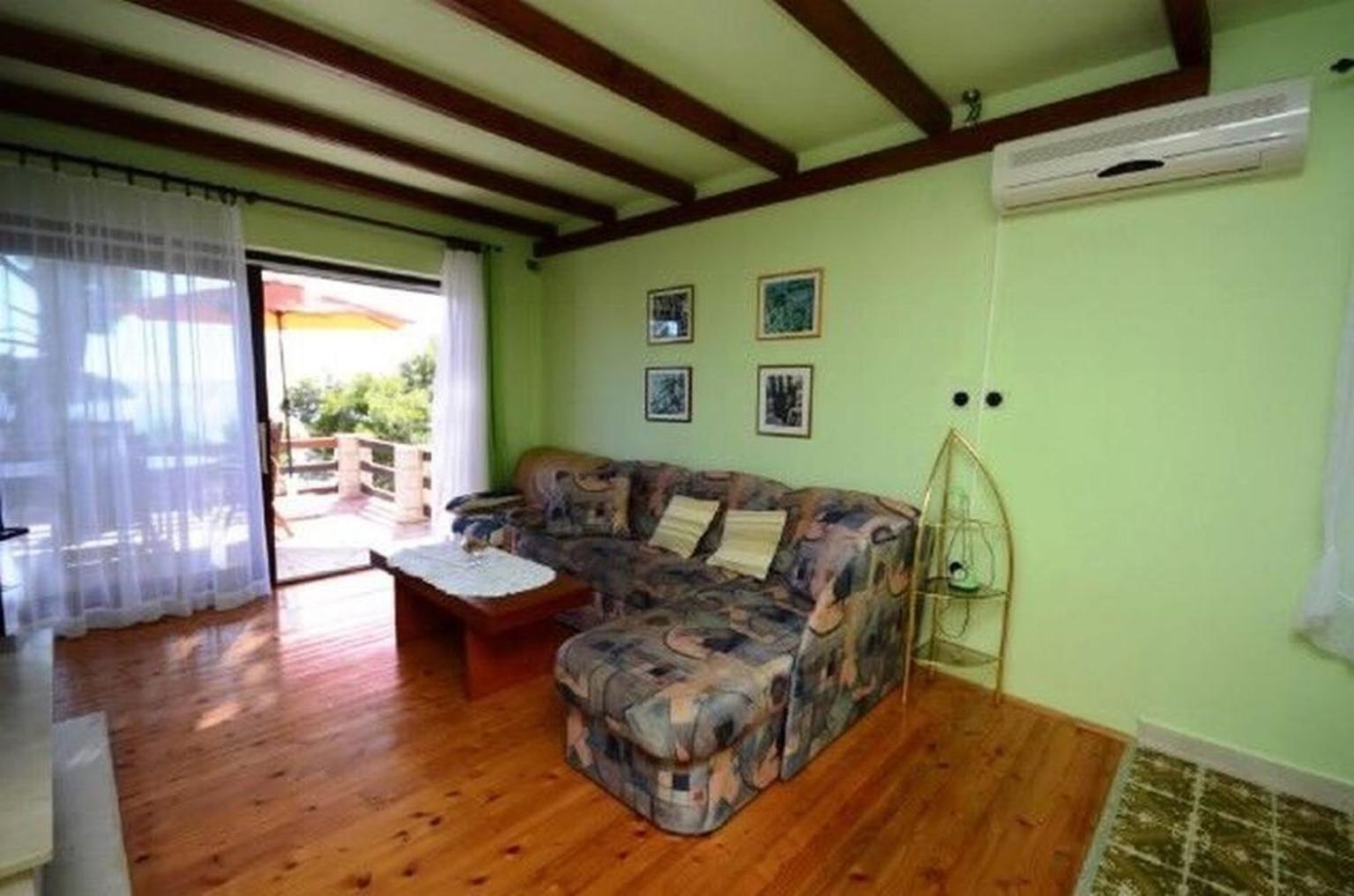 Apartments Marjan Брна Екстериор снимка