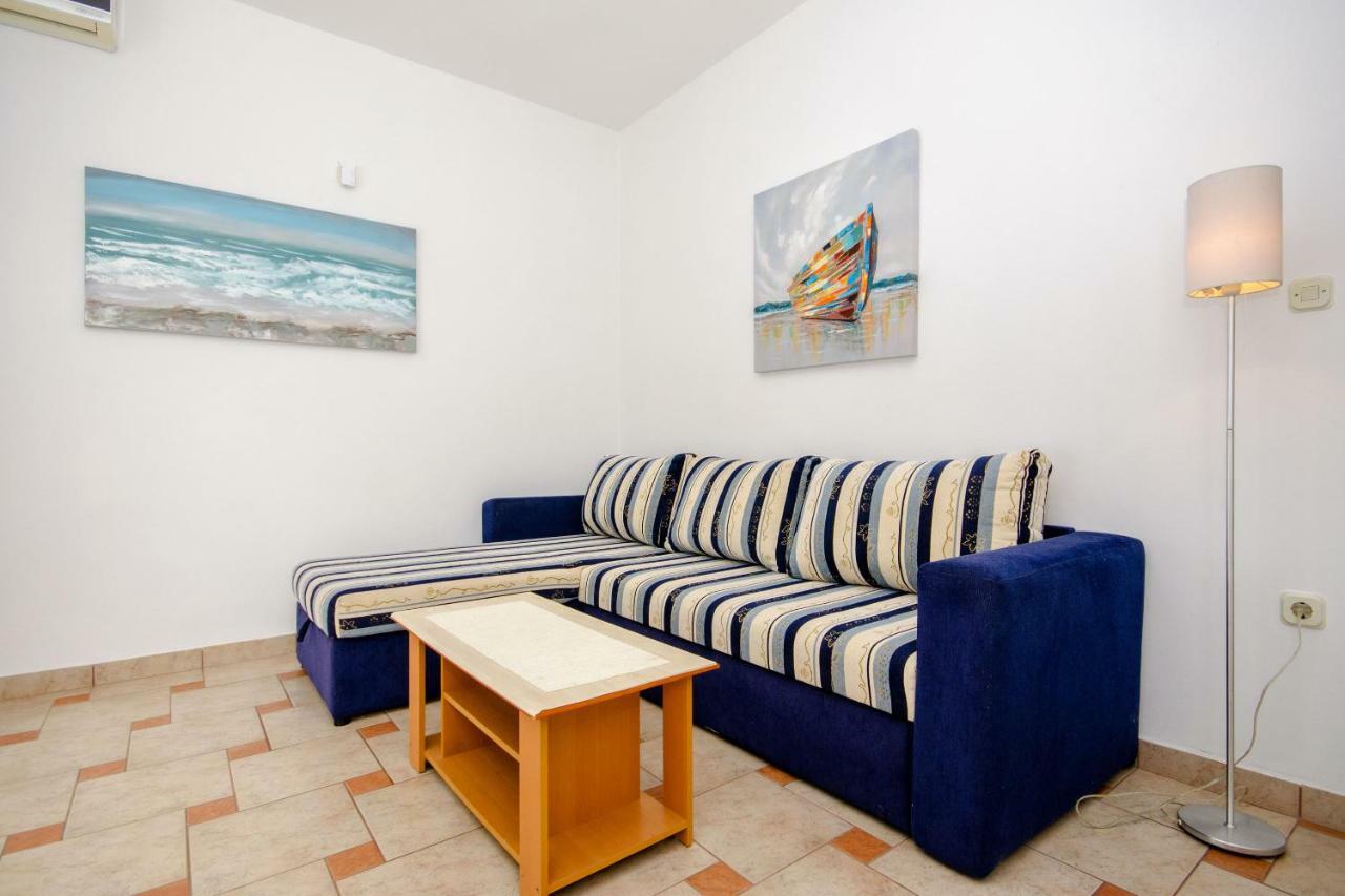 Apartments Marjan Брна Екстериор снимка
