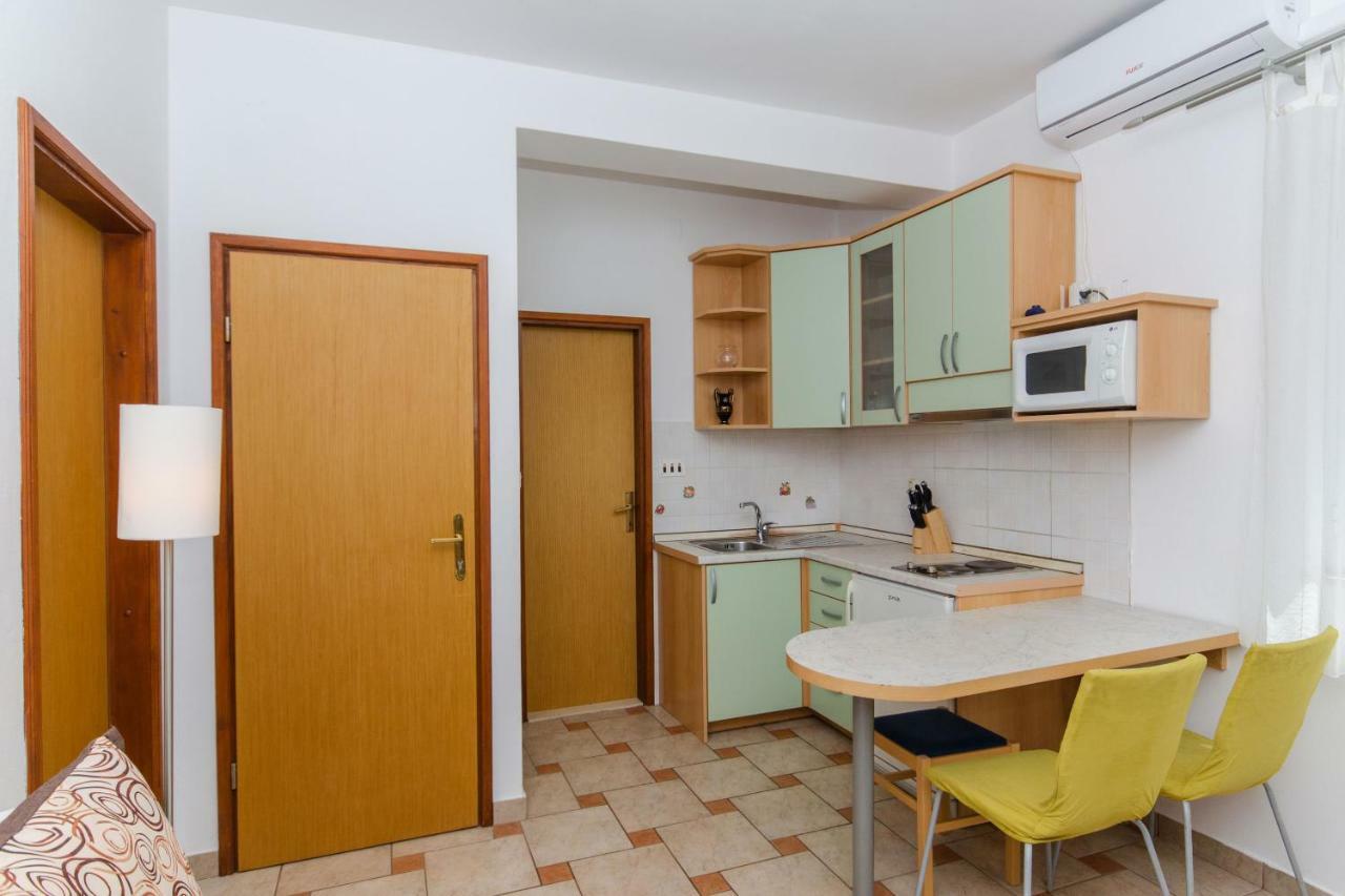 Apartments Marjan Брна Екстериор снимка