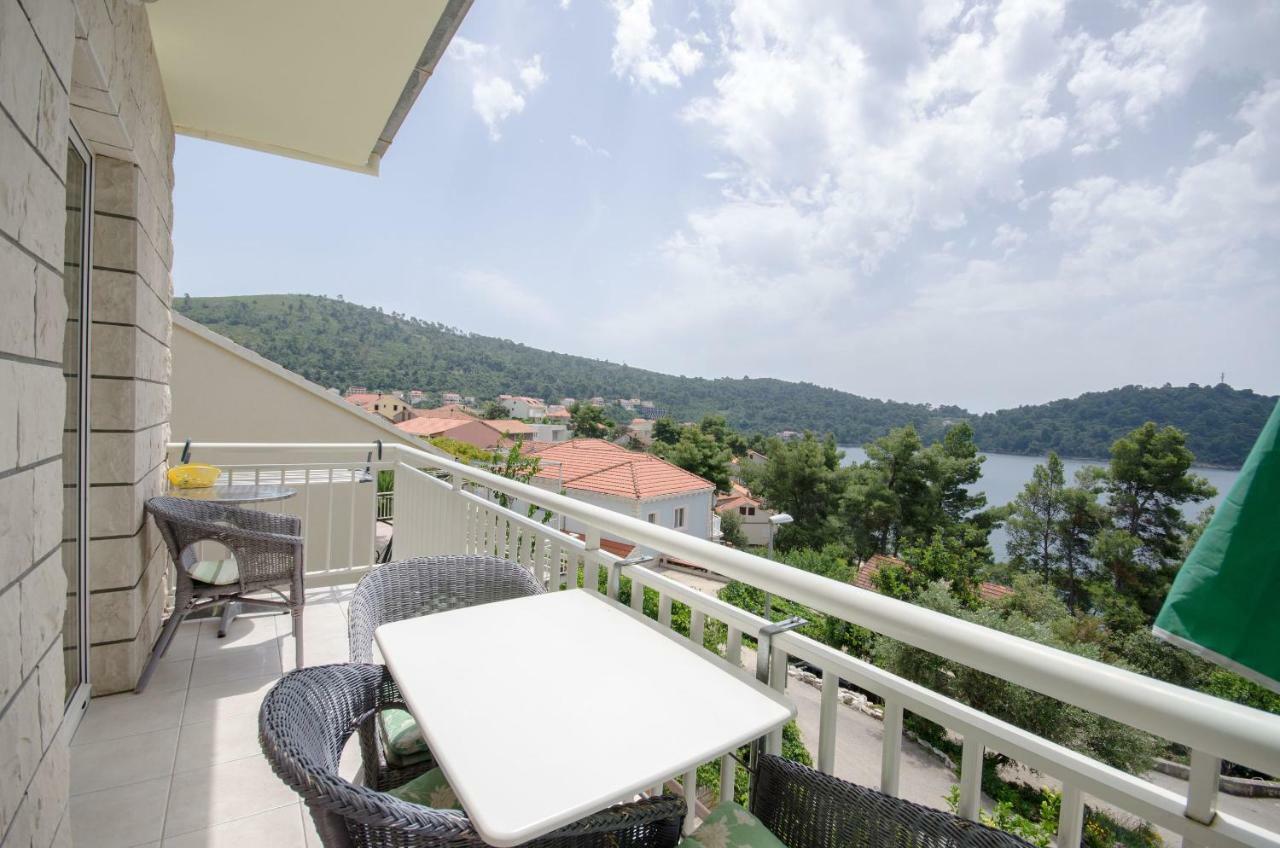 Apartments Marjan Брна Екстериор снимка